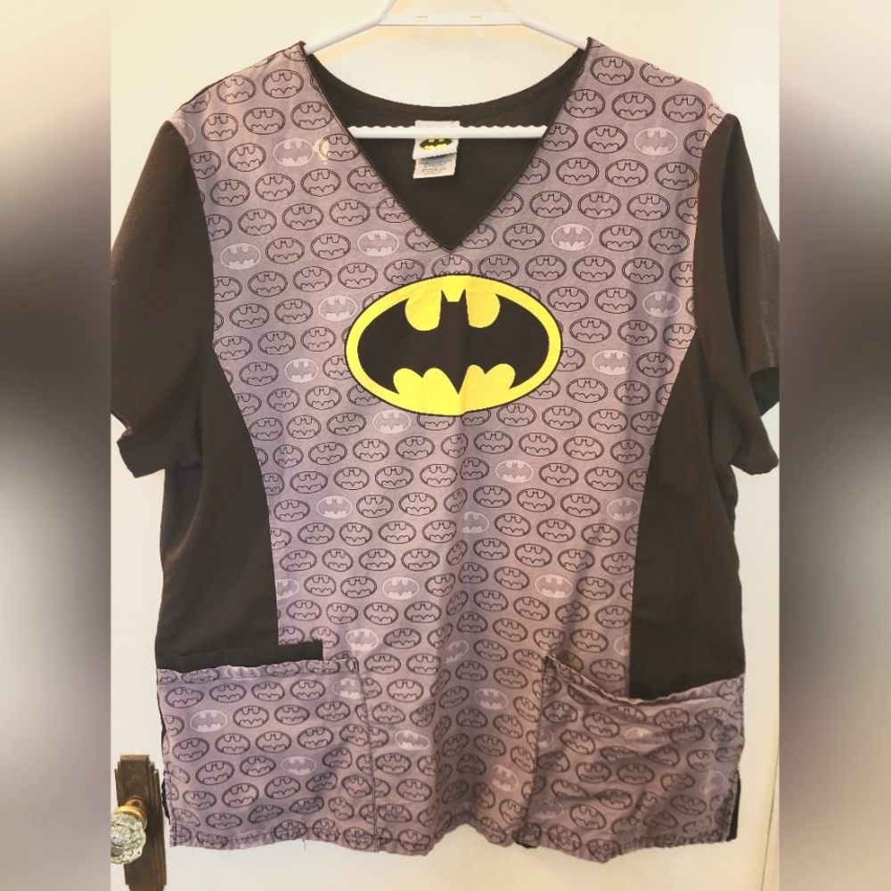 4 for $30 🌈 Scrubstar Batman scrub top size XL